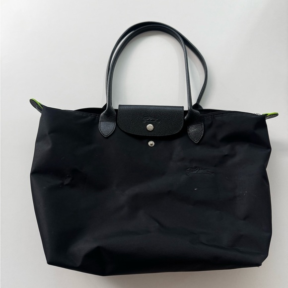 Longchamp Black Tote Bag with Double Handles and Spacious Design - Picture 2 of 5